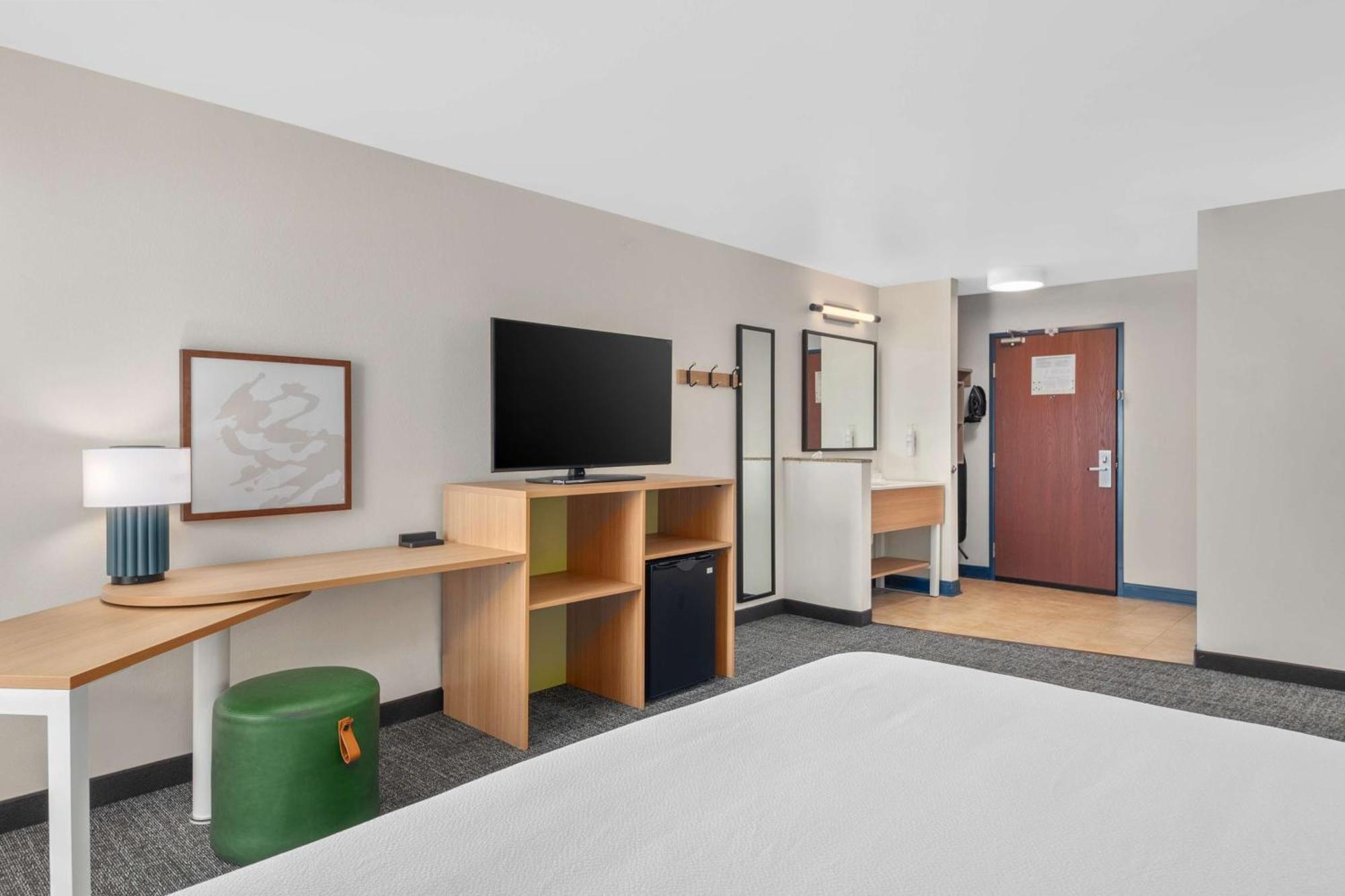 Spark By Hilton Минот Экстерьер фото