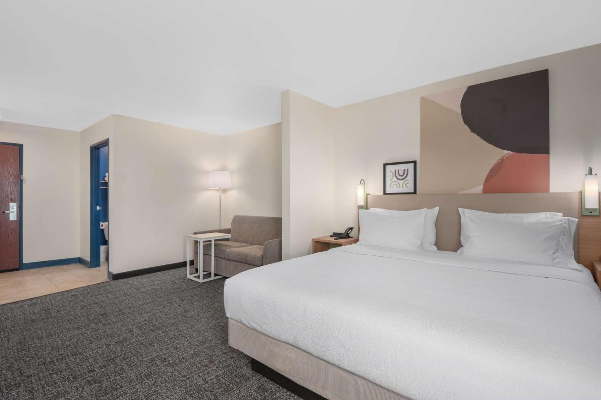 Spark By Hilton Минот Экстерьер фото
