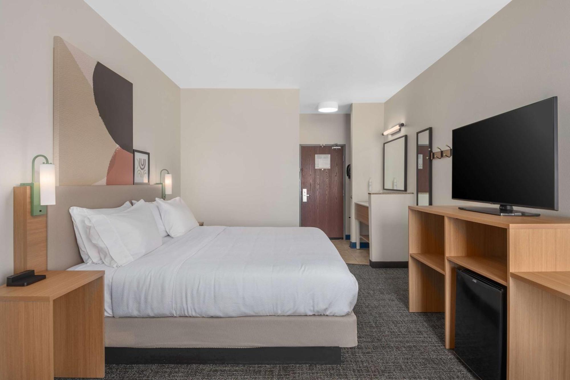 Spark By Hilton Минот Экстерьер фото