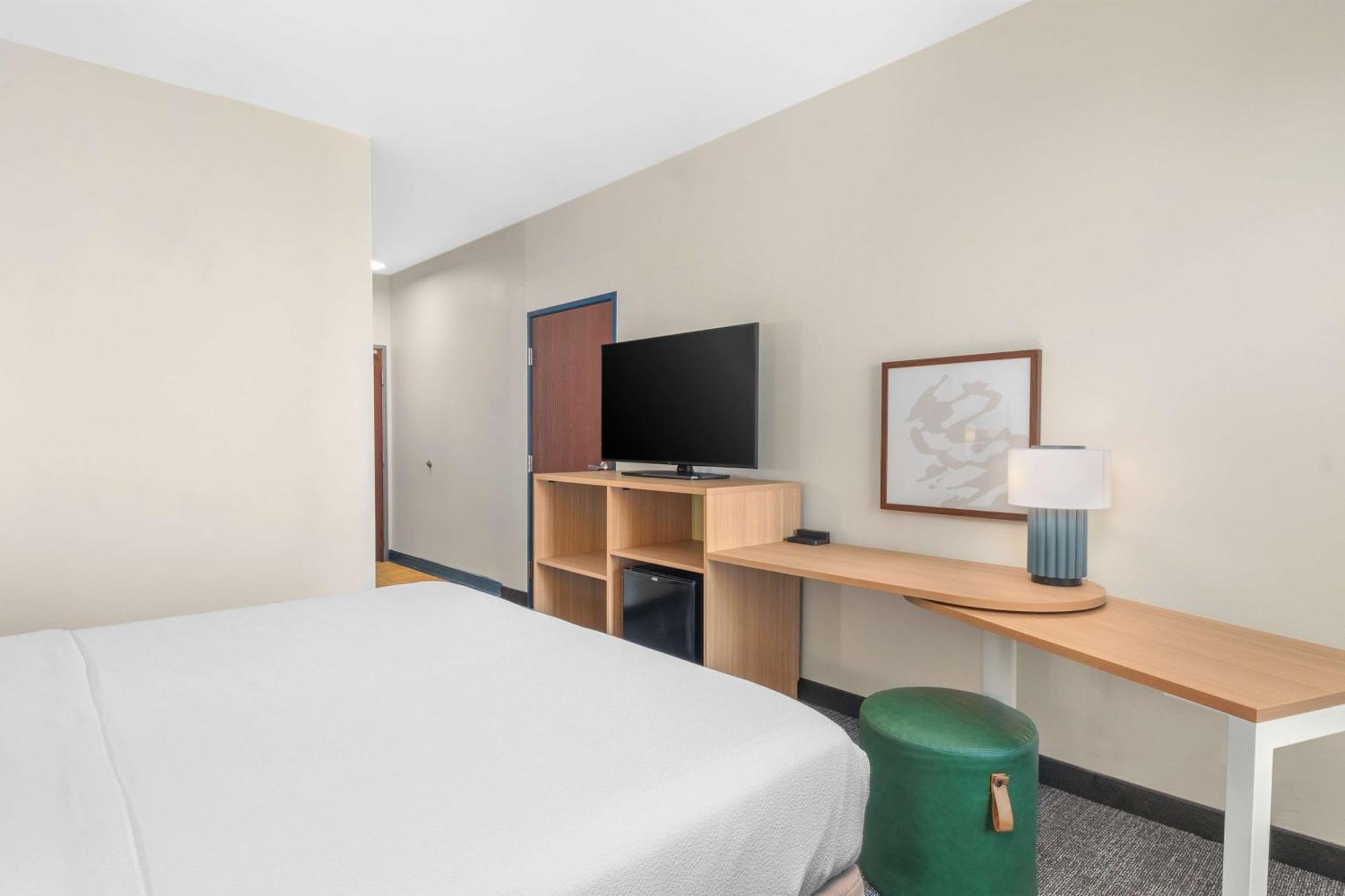 Spark By Hilton Минот Экстерьер фото