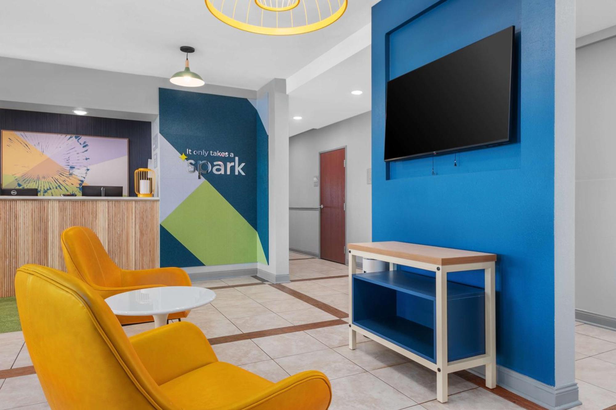 Spark By Hilton Минот Экстерьер фото